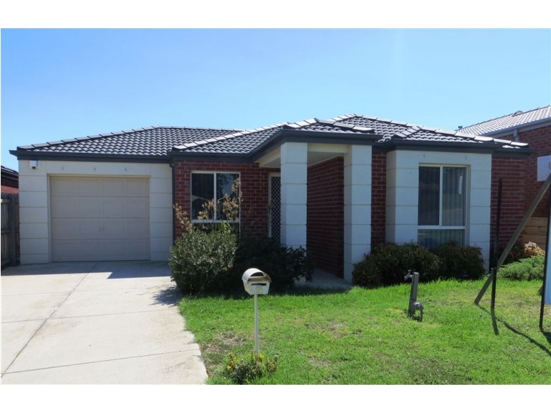 7 Rowan Walk, Drouin VIC 3818