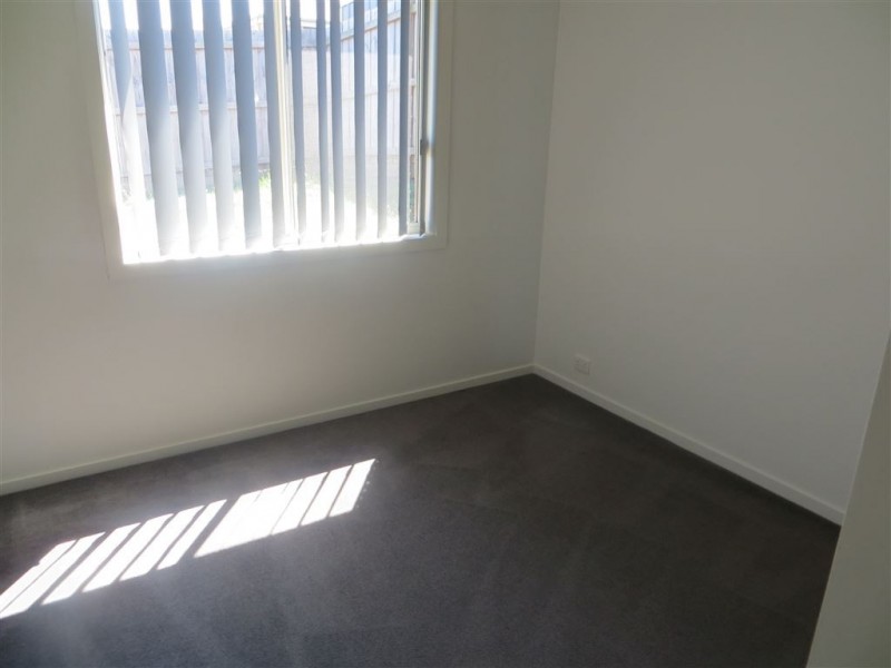 7 Rowan Walk, Drouin VIC 3818