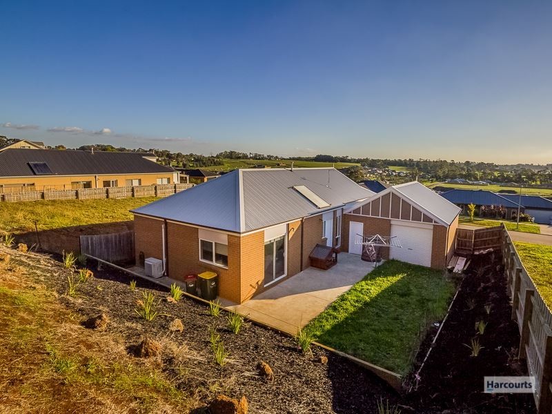 13 Shae Crescent, Drouin VIC 3818