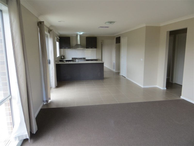 7 Dot Court, Drouin VIC 3818