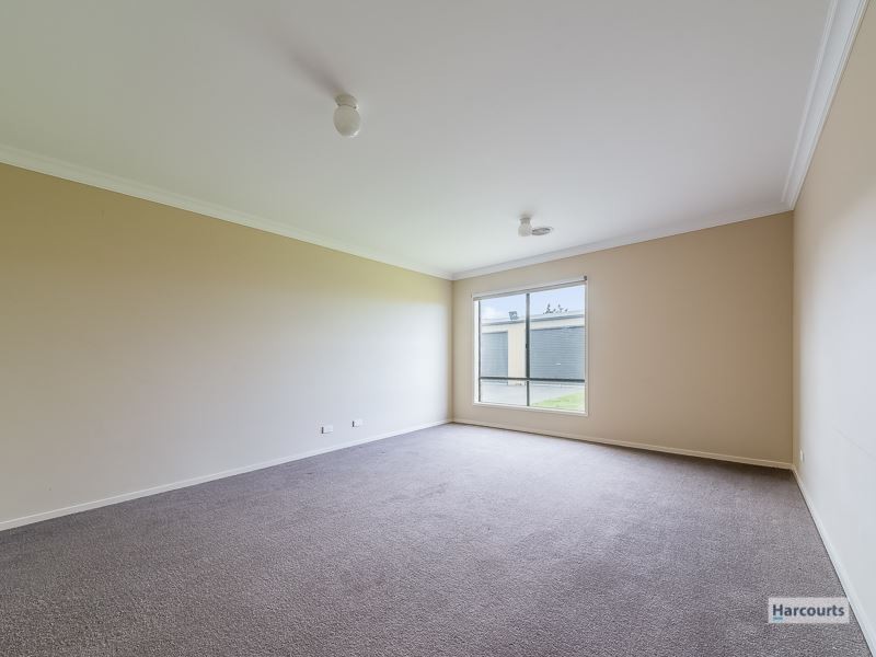 3 Mayfair Drive, Drouin VIC 3818