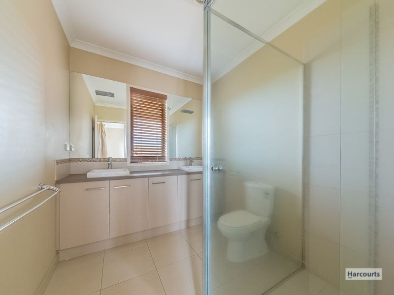 3 Mayfair Drive, Drouin VIC 3818
