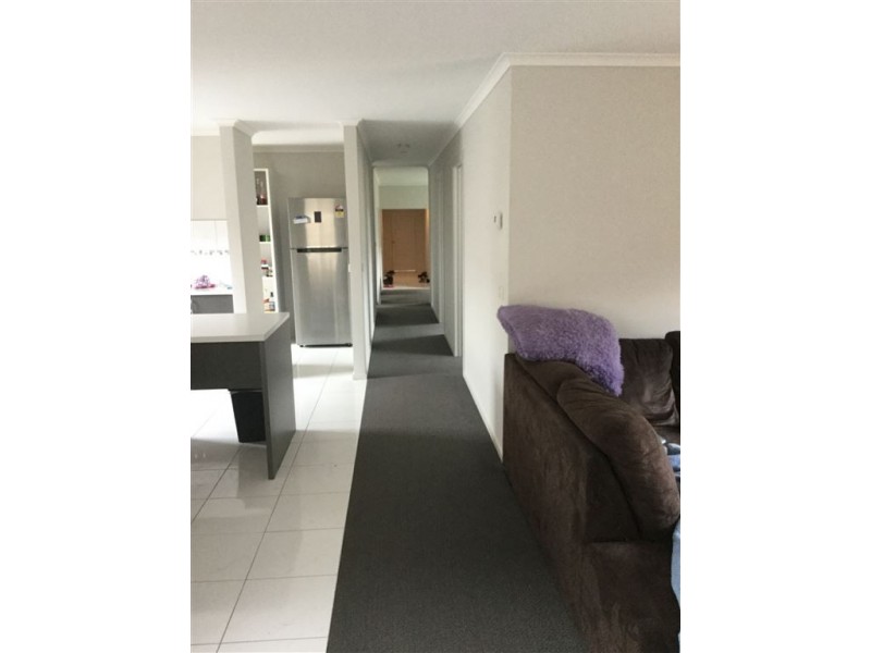 111 Jackson Drive, Drouin VIC 3818