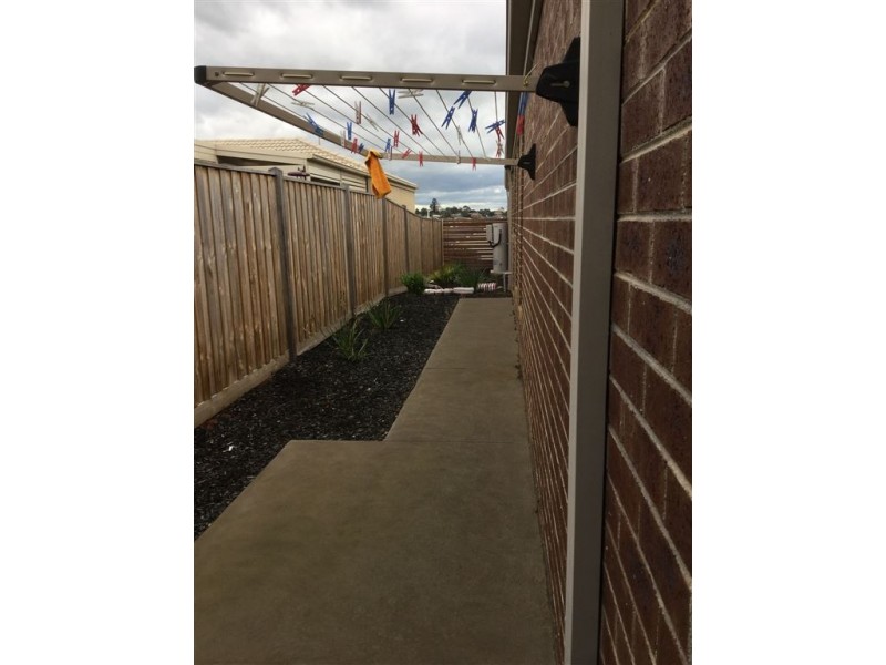 111 Jackson Drive, Drouin VIC 3818