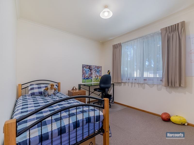 15 Adam Court, Drouin VIC 3818