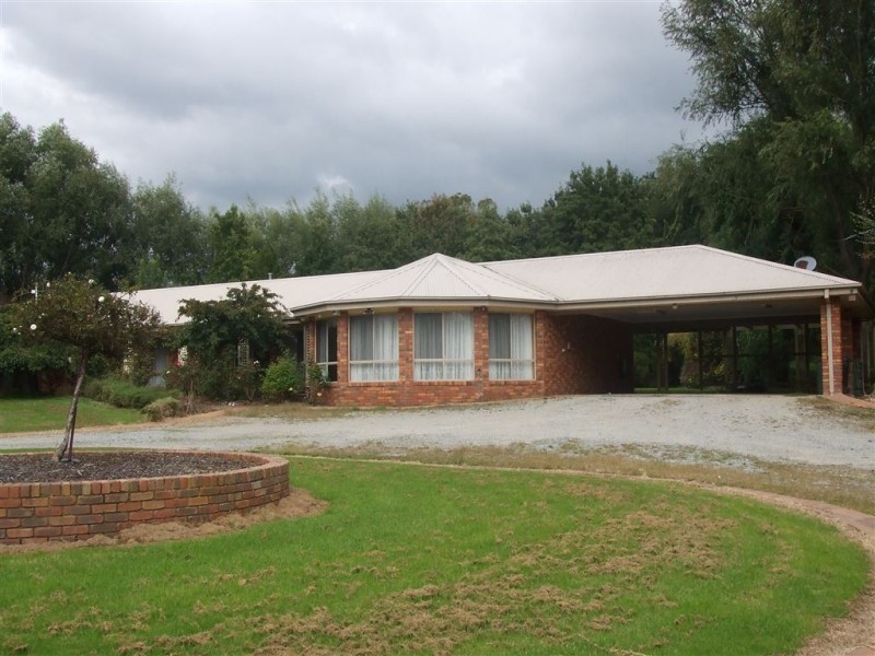 10 Green Valley Drive, Drouin VIC 3818