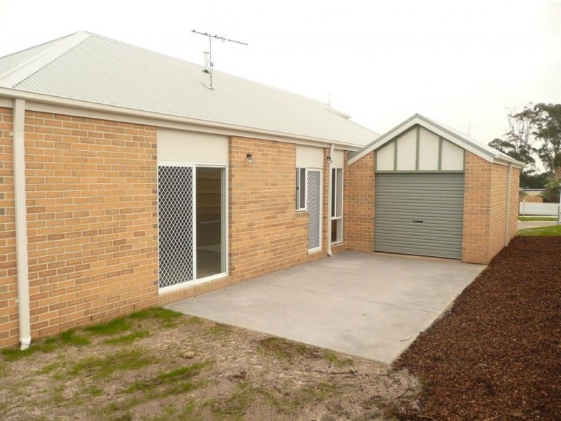 9 Richie Court, Drouin VIC 3818