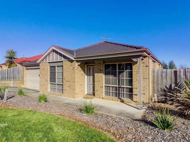 2 Emma Close, Drouin VIC 3818
