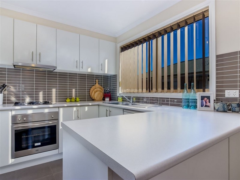 2 Emma Close, Drouin VIC 3818