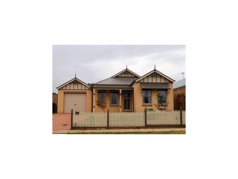 15 Richie Court, Drouin VIC 3818