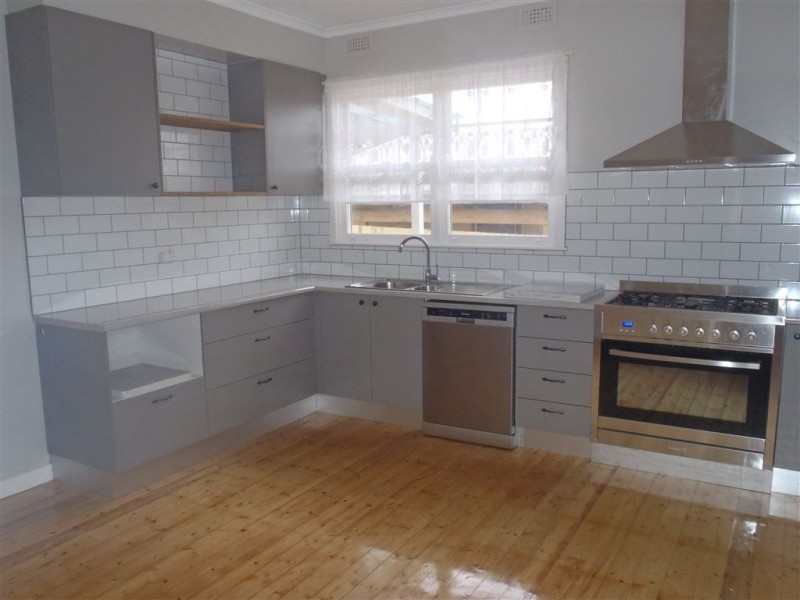 96 McNeilly Road, Drouin VIC 3818