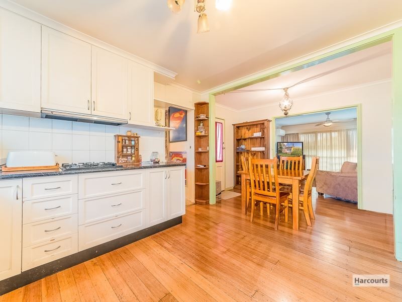 8 Colin Street, Drouin VIC 3818