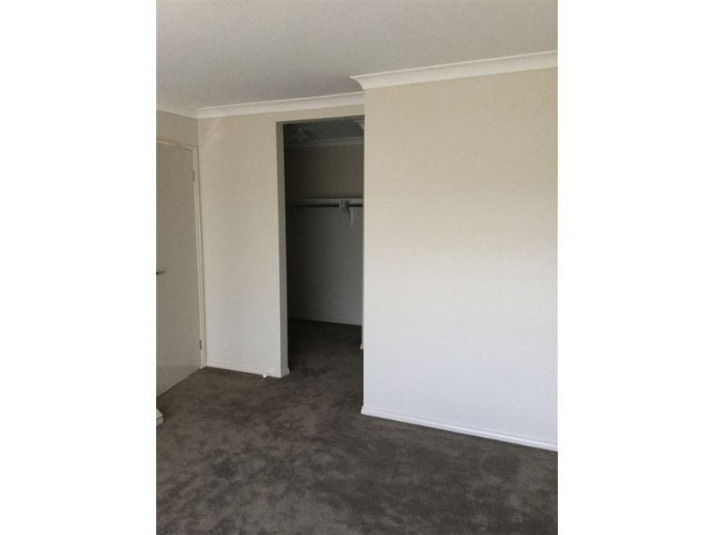 81 Jackson Drive, Drouin VIC 3818