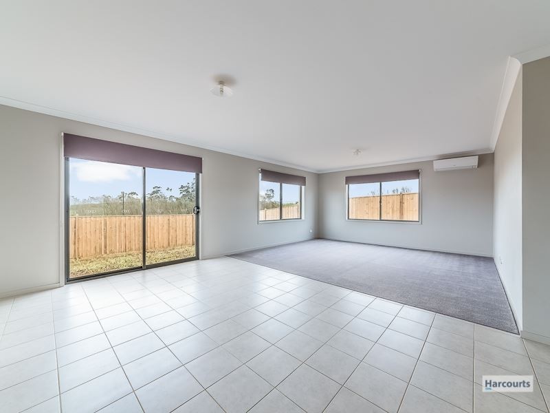 71 Jackson Drive, Drouin VIC 3818