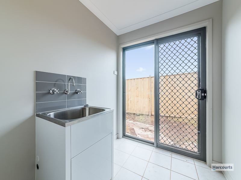 71 Jackson Drive, Drouin VIC 3818