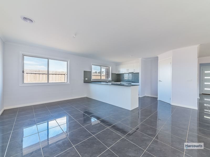 20 Buscombe Crescent, Drouin VIC 3818