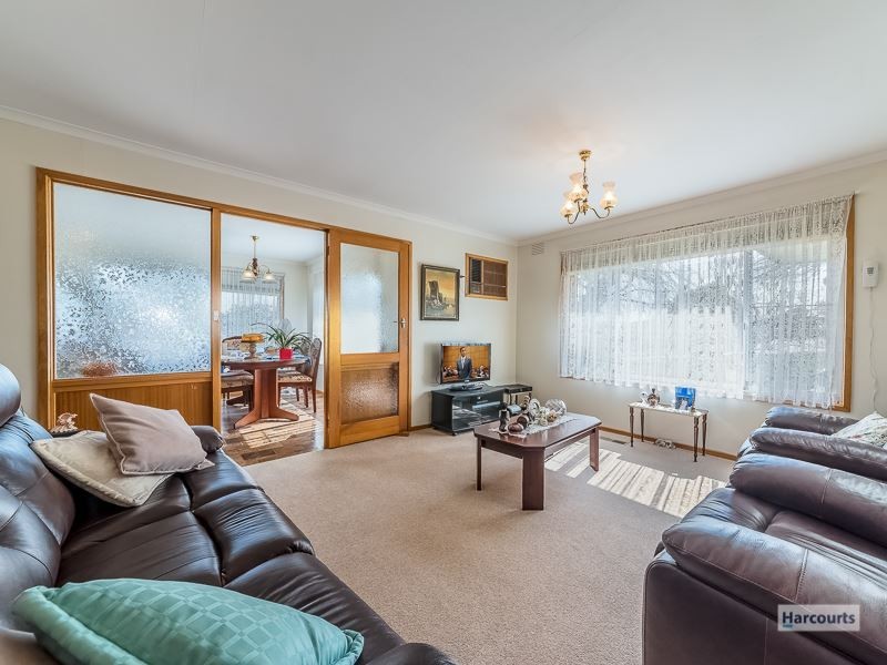 8 Armstrong Avenue, Drouin VIC 3818