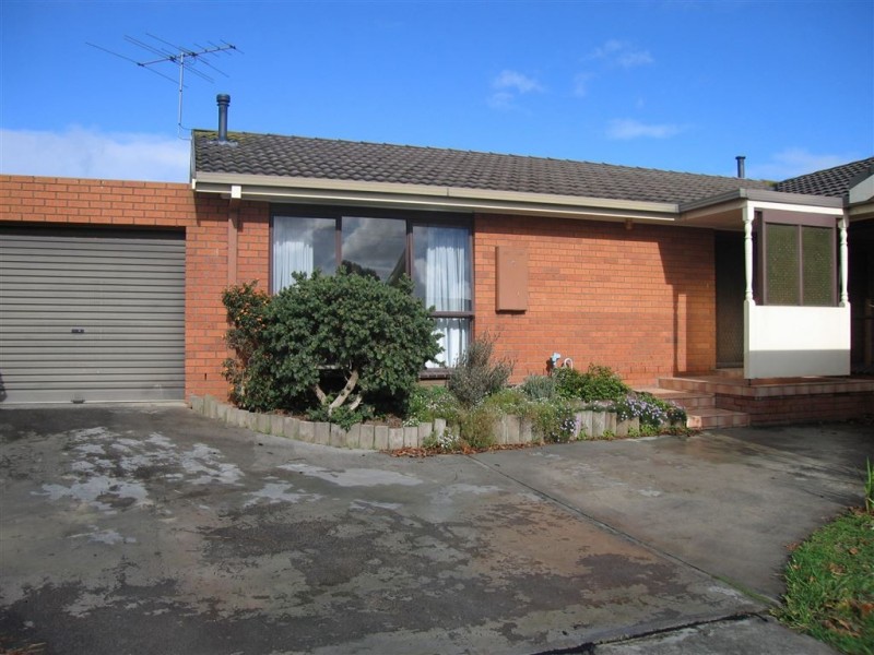 3/12 Young Street, Drouin VIC 3818