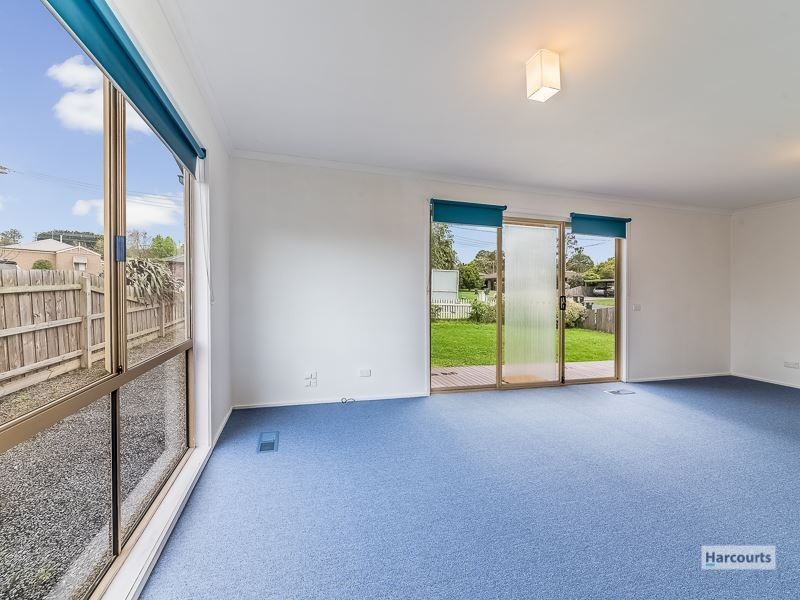6 Bambra Court, Drouin VIC 3818