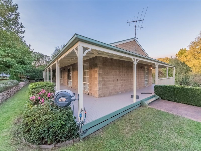 6 Sherwood Court, Drouin VIC 3818