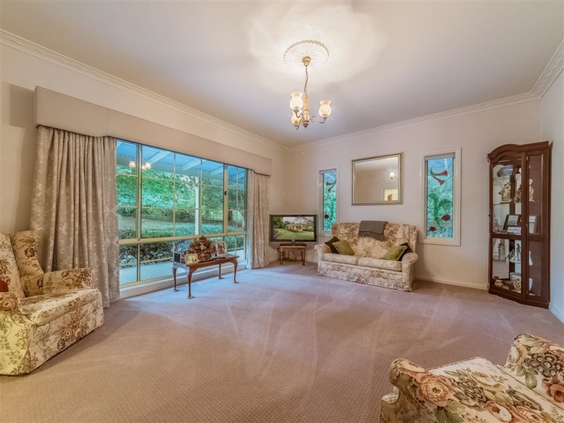 6 Sherwood Court, Drouin VIC 3818