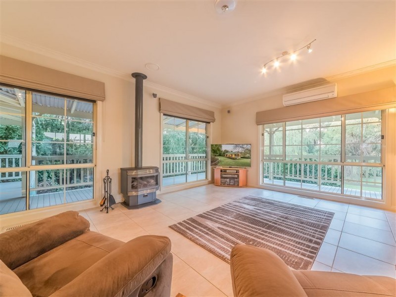 6 Sherwood Court, Drouin VIC 3818