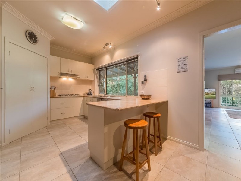 6 Sherwood Court, Drouin VIC 3818