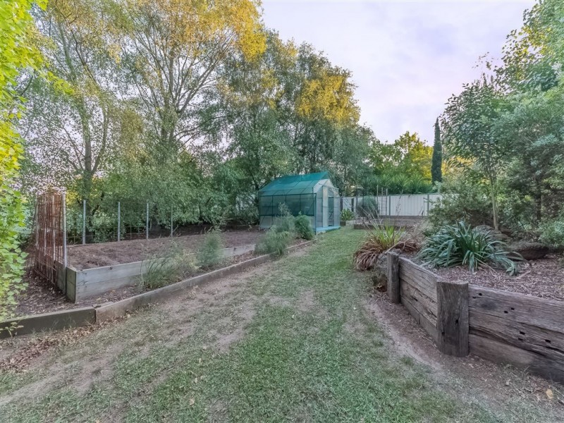 6 Sherwood Court, Drouin VIC 3818