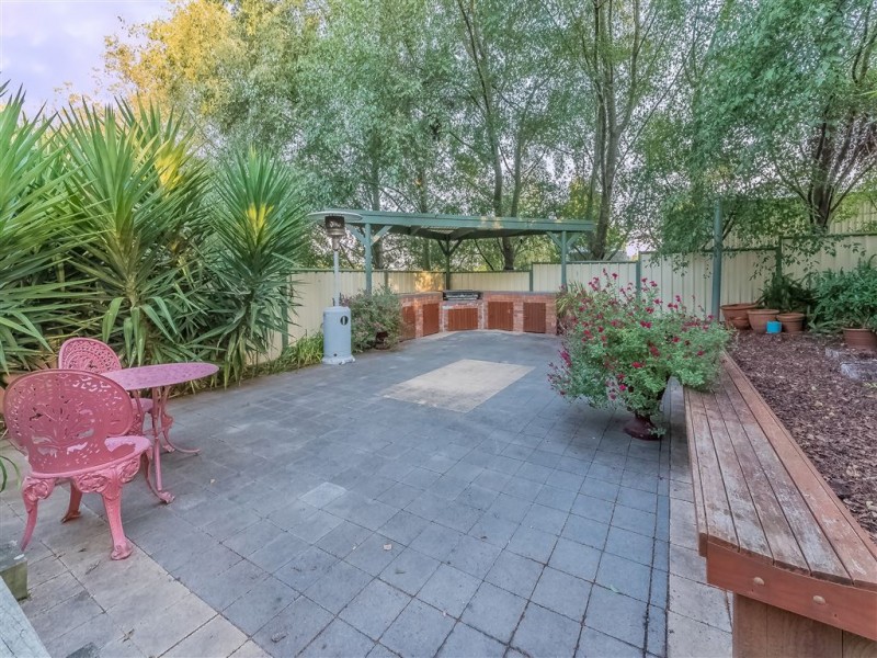 6 Sherwood Court, Drouin VIC 3818