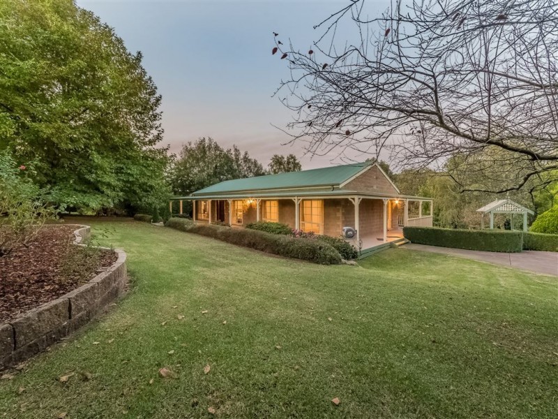 6 Sherwood Court, Drouin VIC 3818