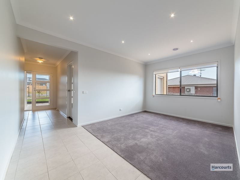 42 Cook Street, Drouin VIC 3818