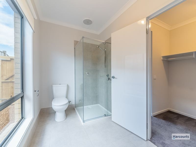 42 Cook Street, Drouin VIC 3818