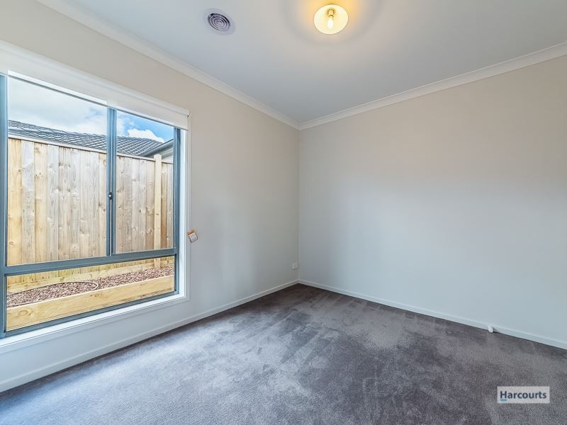 42 Cook Street, Drouin VIC 3818