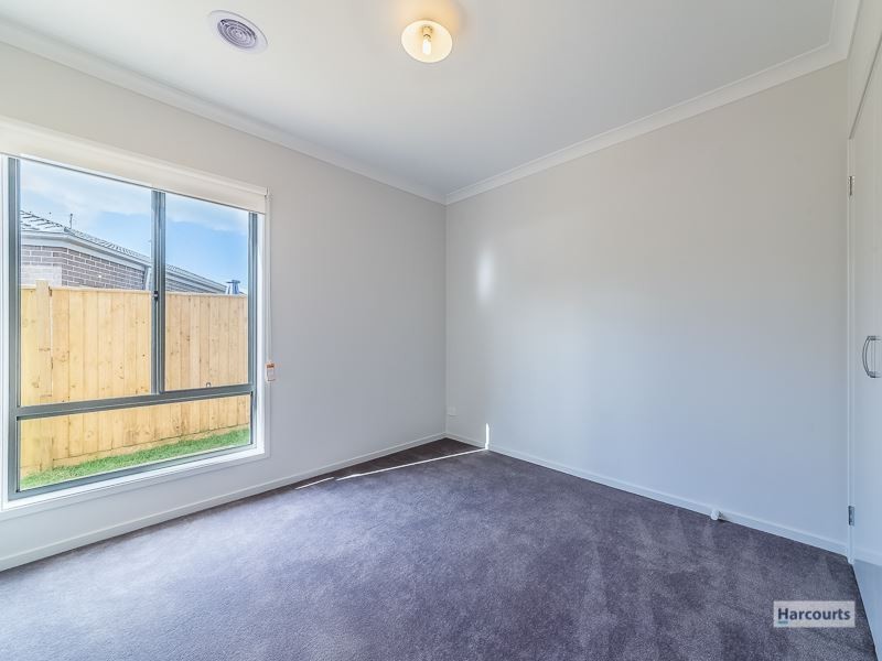 42 Cook Street, Drouin VIC 3818