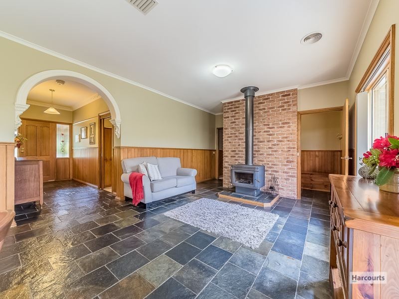 3 Arnup Crescent, Drouin VIC 3818