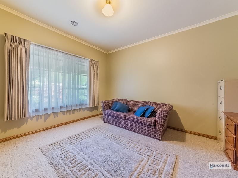 3 Arnup Crescent, Drouin VIC 3818