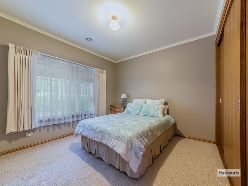 3 Arnup Crescent, Drouin VIC 3818