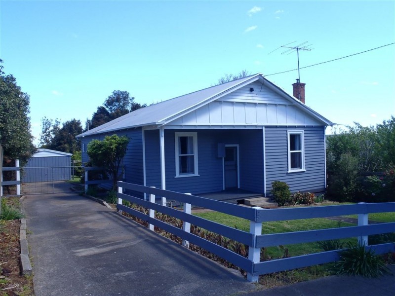 16 Church Street, Drouin VIC 3818