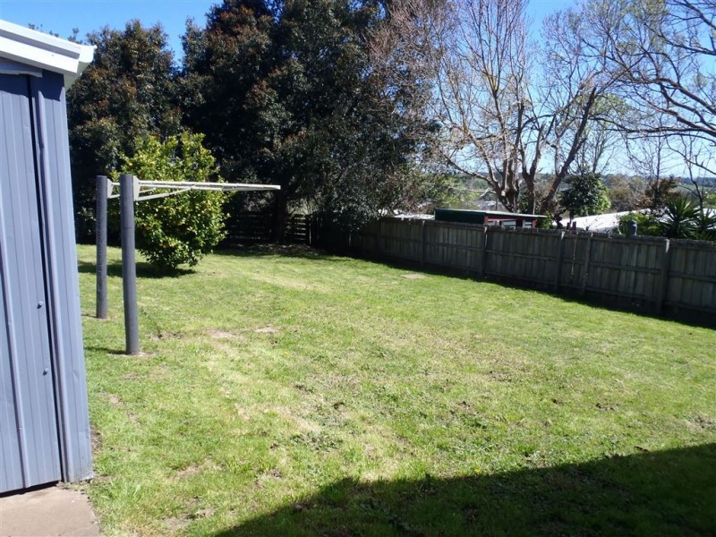 16 Church Street, Drouin VIC 3818