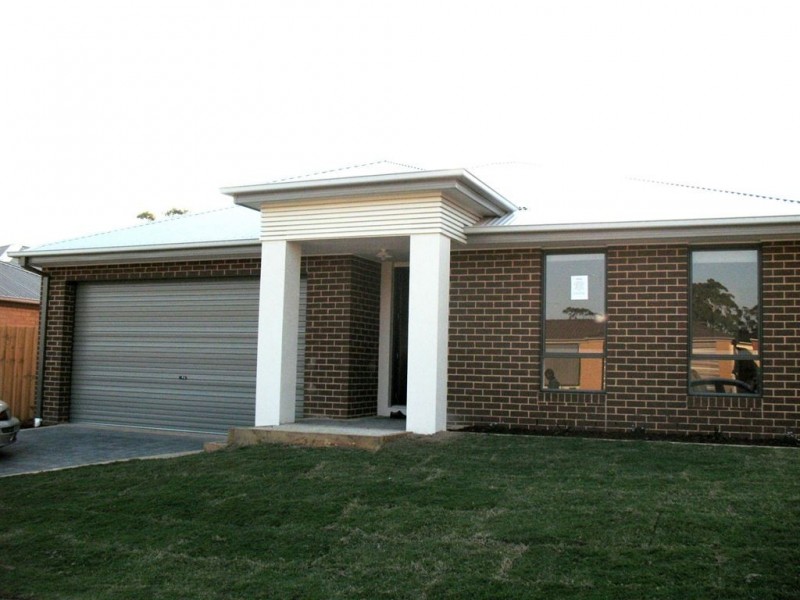 43 Springwater Drive, Drouin VIC 3818