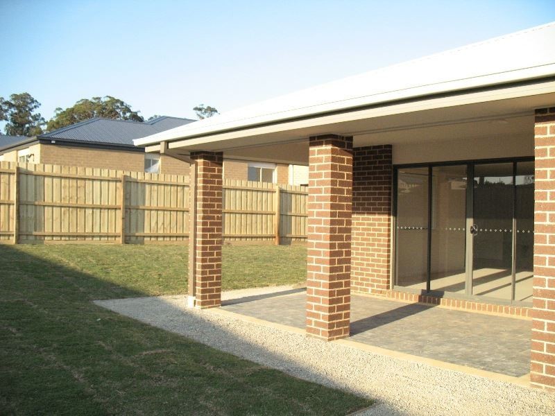 43 Springwater Drive, Drouin VIC 3818