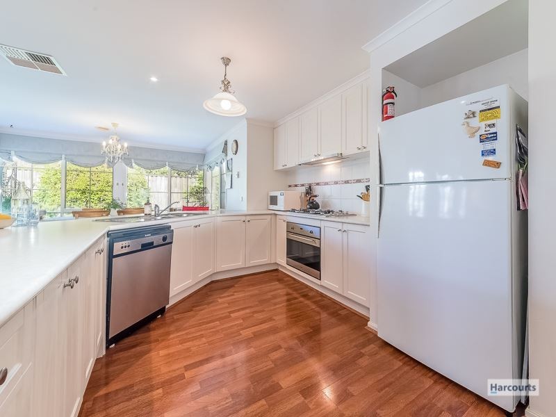 6 Amber Court, Drouin VIC 3818