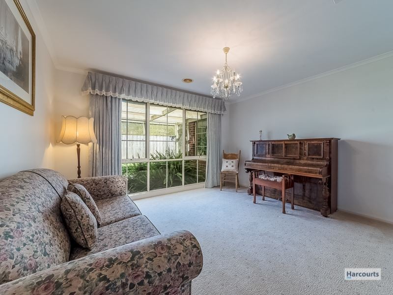 6 Amber Court, Drouin VIC 3818