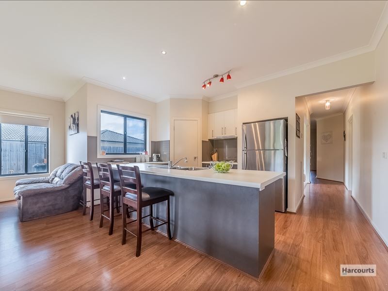 11 Harmon Drive, Drouin VIC 3818