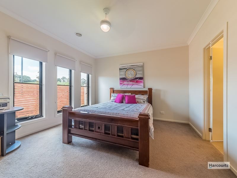 11 Harmon Drive, Drouin VIC 3818