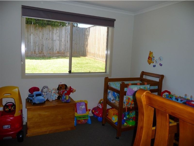 16 Rivendale Crescent, Drouin VIC 3818