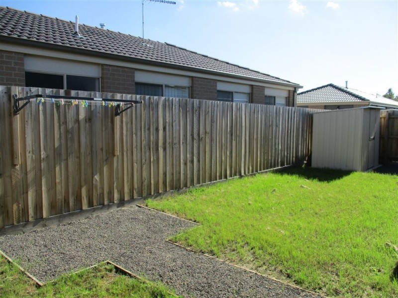 13/9 Shakespeare Court, Drouin VIC 3818