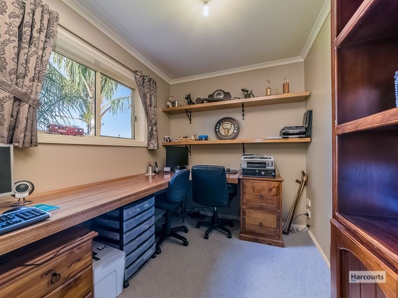 4 Cypress Court, Drouin VIC 3818