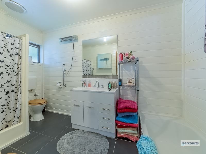 70 Lang Lang Park Road, Drouin South VIC 3818