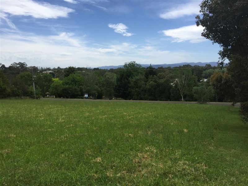 5 Green Valley Drive, Drouin VIC 3818